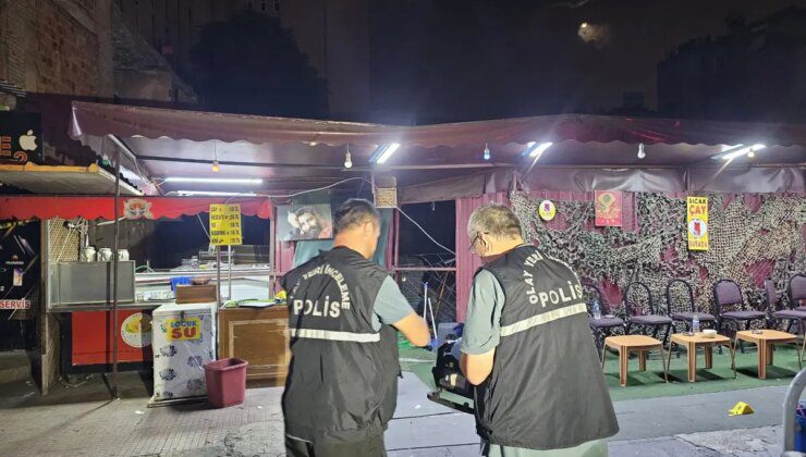 Adana’da Motosikletli Şüphelilerin Çay Ocağına Ateş Açması: İki Yaralı