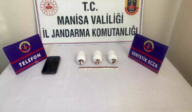 Alaşehir Jandarmadan Sentetik Ecza Operasyonu: 121 Hap Ele Geçirildi