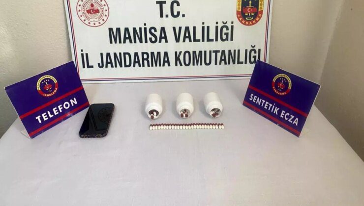 Alaşehir Jandarmadan Sentetik Ecza Operasyonu: 121 Hap Ele Geçirildi
