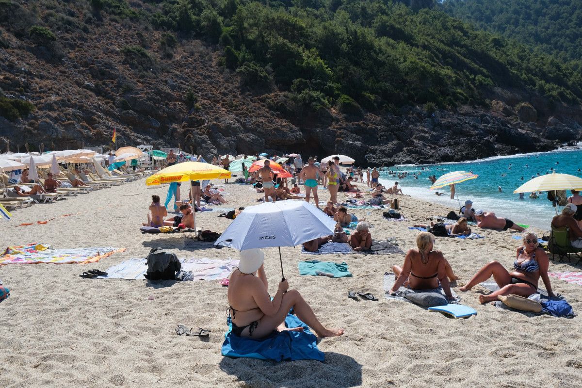 Antalya'da Eylül Günleri: Sıcaklık Zirvede, Denizde Neşeli Günler