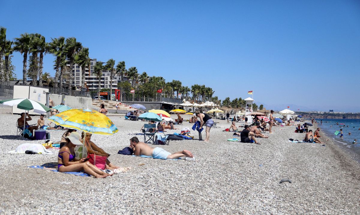 Antalya'da Eylül Günleri: Sıcaklık Zirvede, Denizde Neşeli Günler