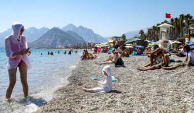 Antalya’da Eylül Günleri: Sıcaklık Zirvede, Denizde Neşeli Günler