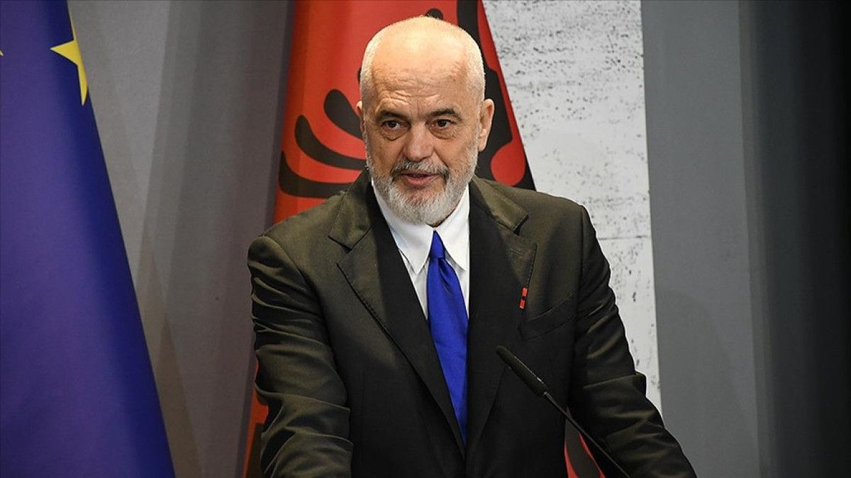 Arnavutluk'ta Yapay Zeka Kabinesi: Diella ile Şeffaflık ve Yolsuzlukla Mücadele Vurgusu
