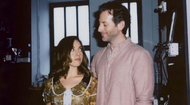 Aubrey Plaza’nın Eşi Jeff Baena’nın Ölümü ve Malikanedeki Sessiz Müzik: Los Feliz’teki Satışa Çıkan İspanyol Tarzı Ev
