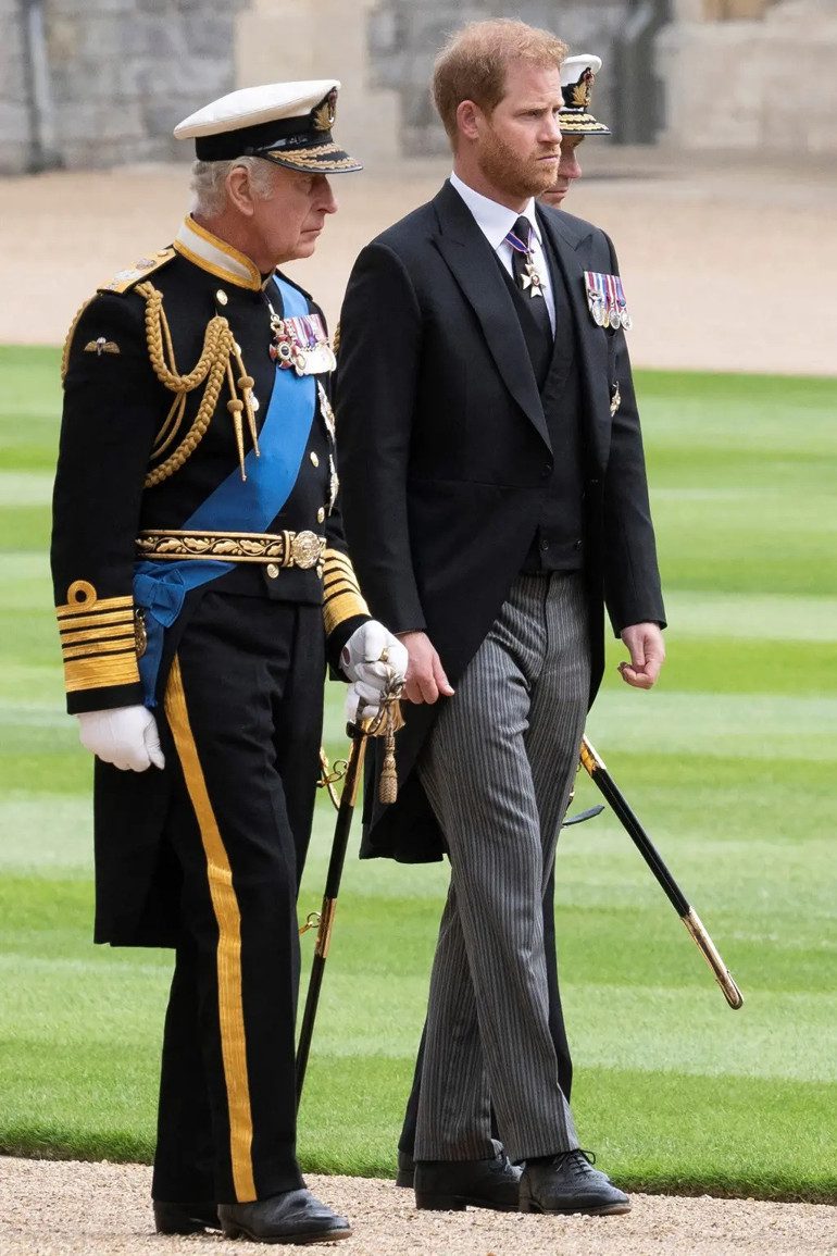 Bir Aile, Yeniden Başlayan Barış Umudu: Prens Harry ile Kral Charles’ın Clarence House’taki Buluşması
