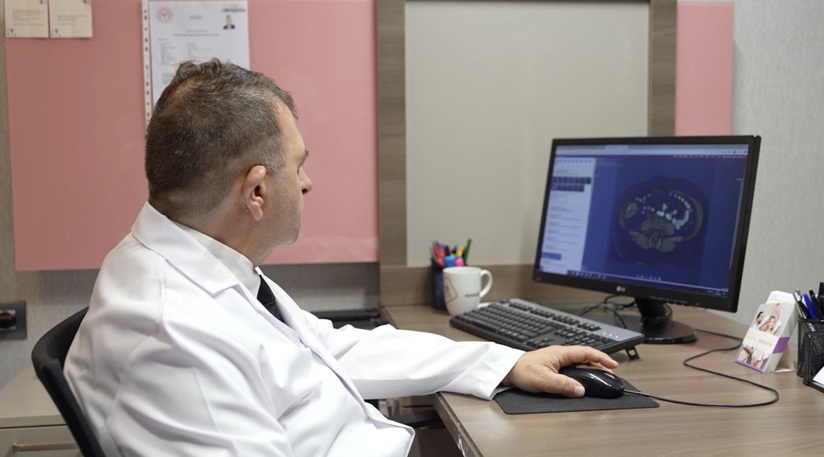 Endometriozis: Çikolata Kisti ve Kısırlık Üzerindeki Etkileri Gözden Geçiriliyor