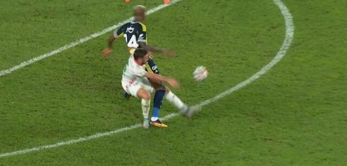 Fenerbahçe-Alanyaspor Maçında Hakem Tartışmaları ve Yorumlar (Gündem Değerlendirmesi)
