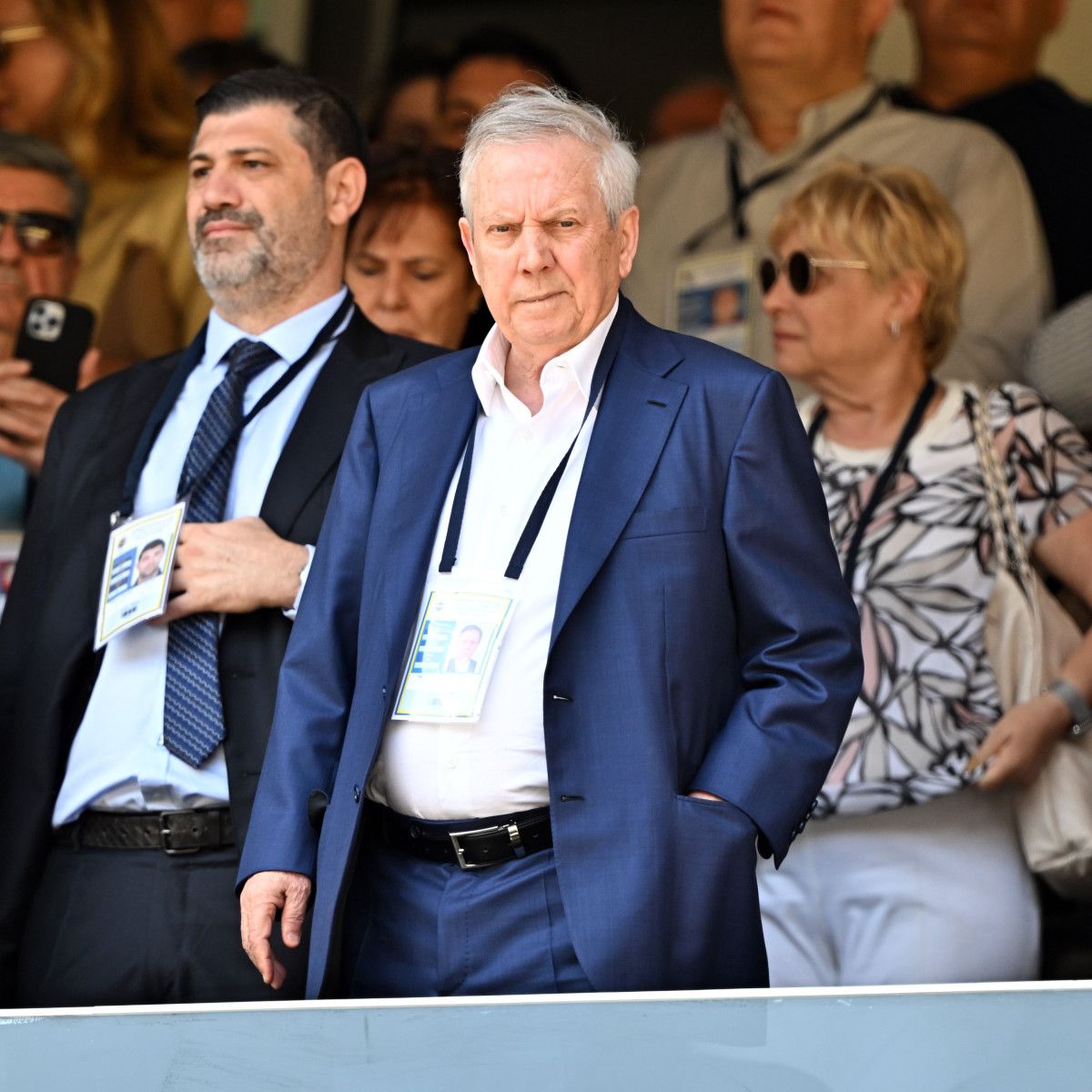 Fenerbahçe Genel Kurulunda Adaylar ve Veto Edilmesi Gereken Maddeler Üzerine Aziz Yıldırım'ın Notları