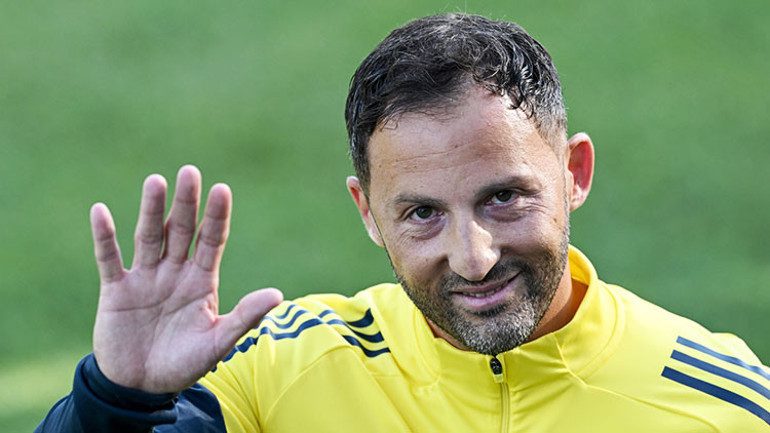 Fenerbahçe'de Tedesco İlk Gün: Birlik ve Hazırlık Üzerine Net Mesajlar
