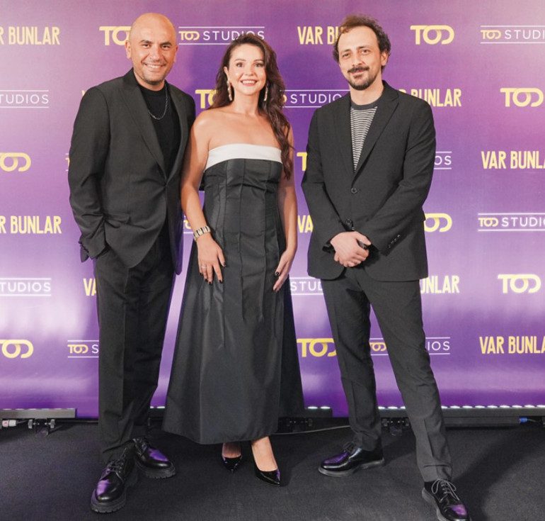 Gala Gecesi: Ünlü İsimler ve Sahne Performanslarıyla Dolu Anlar