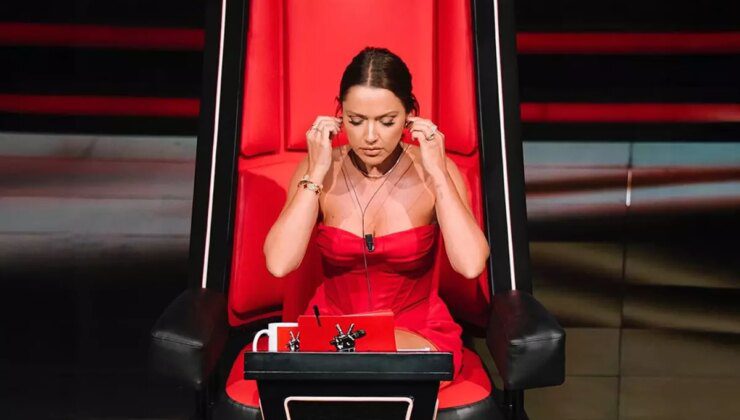 Hadise L’Officiel Türkiye Kapak Çekiminde Gri Kürk ve Siyah İç Çamaşırıyla Cesur Bir İmaj Yansıtıyor