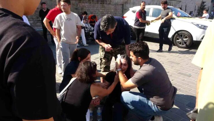 İstanbul Beyoğlu Polis Aracında Meydanda Kaza: 4 Polis Yaralı