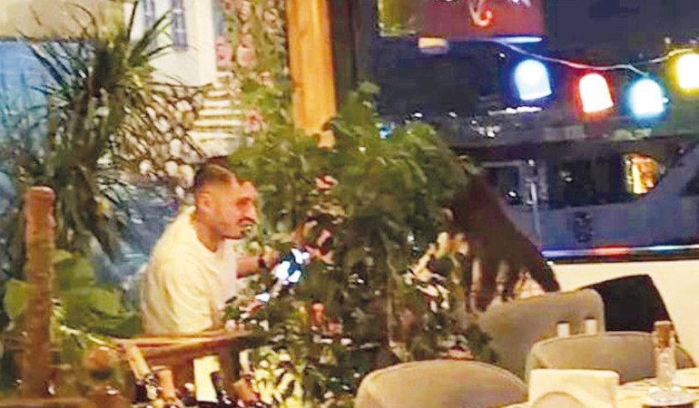 Karaköy'de Yemek: Baysel ve Blok3 Birlikteliği Görüntülendi mi?