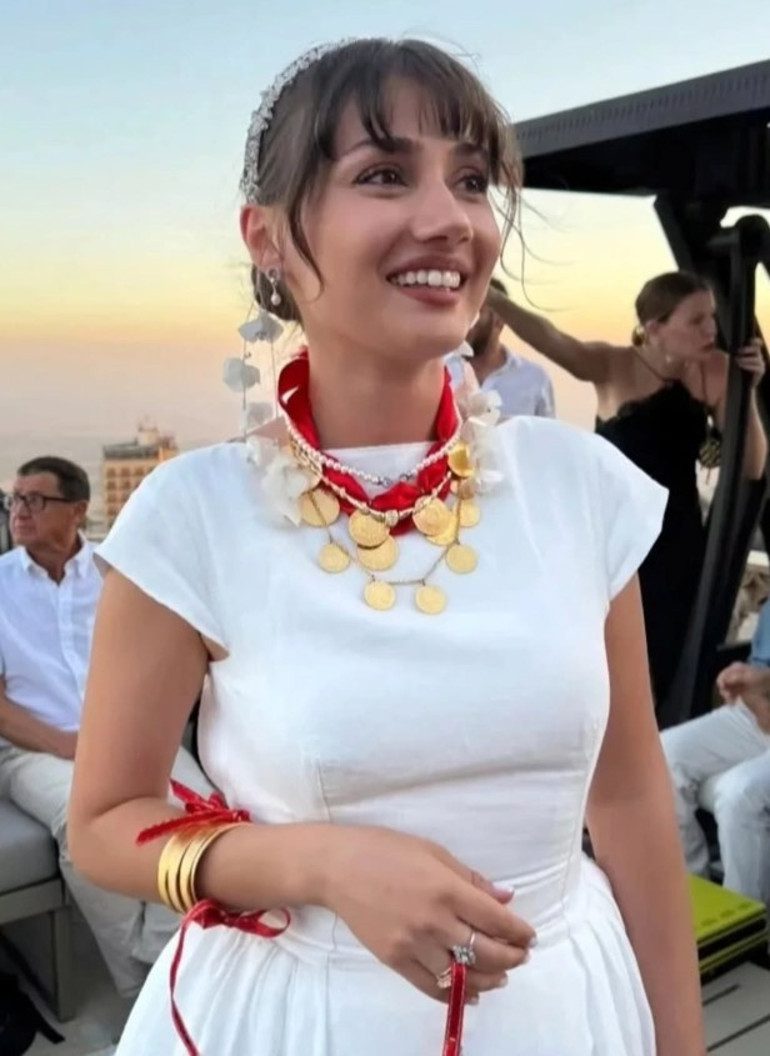 Sevda Erginci ve Efe Saydut’un Nişanı: Mardin Kökenli Oyuncu ve Sevgilisi Memleketinde Altın Dolu Anlar