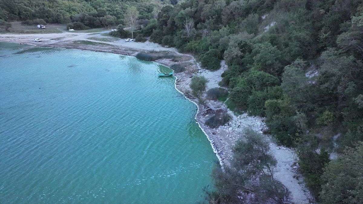 Terkos Barajı’nda Suların Renk Değişimi ve Kıyı Köşelerinde Köpükler: Drone Görüntüleri