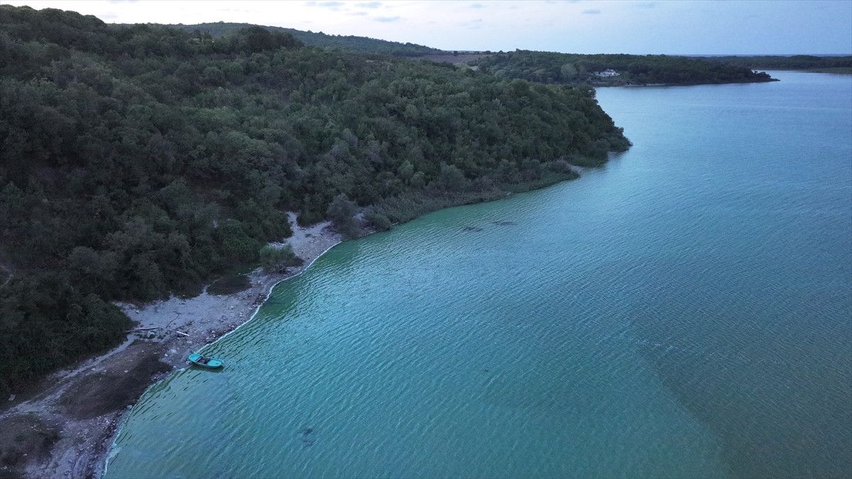 Terkos Barajı’nda Suların Renk Değişimi ve Kıyı Köşelerinde Köpükler: Drone Görüntüleri