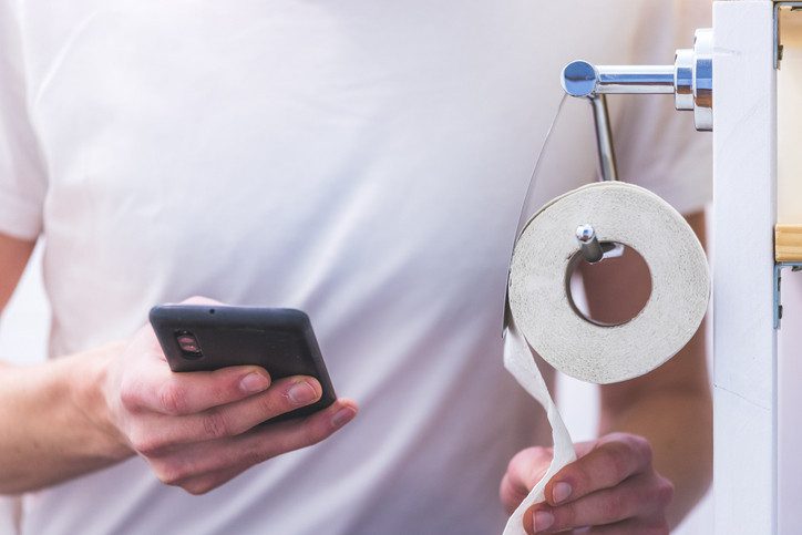 Tuvalet ve Akıllı Telefon: Hemoroid Riskinizi Artıran Sessiz Etkenler