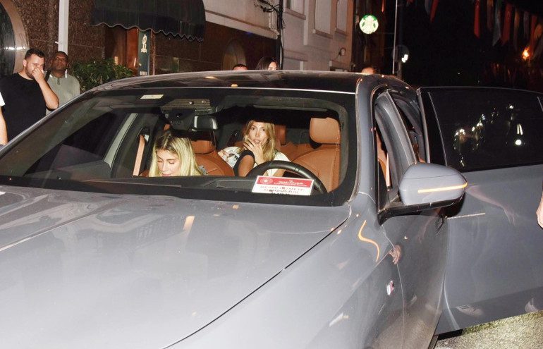 Ünlü Modelin Gece Gezintisi: Koruma ve Özel Şoförlü Araçla Ayrılışı